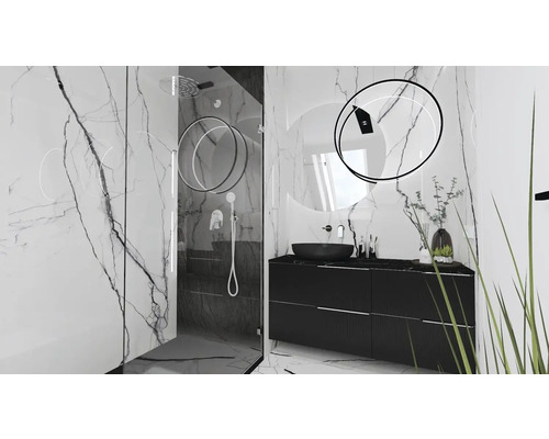 Moderní koupelna se sprchou, umyvadlem a zrcadlem