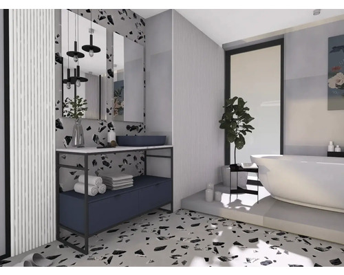 Světlá koupelna s umyvadlem, zrcadly a volně stojící vanou