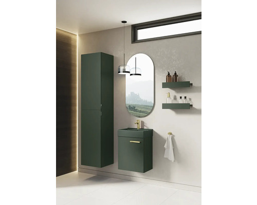 Moderní koupelna s umyvadlovou skříňkou, zrcadlovou skříňkou, zrcadlem a policemi