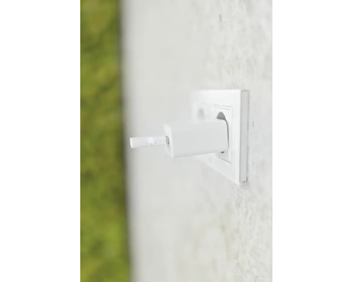 Nabíječka s USB konektorem v zásuvce