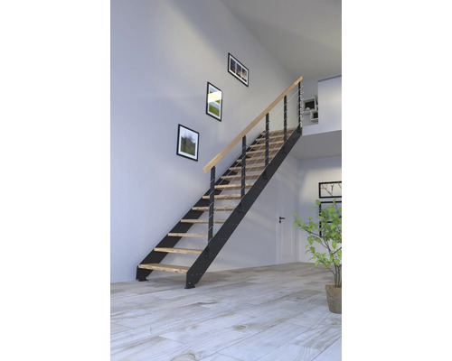 Schodiště s dřevěnými schody, kovovým rámem a dřevěným zábradlím v interiéru