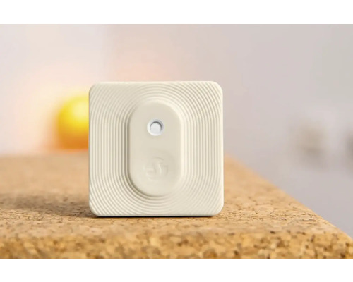 Čtvercový chytrý senzor pro domácí automatizaci