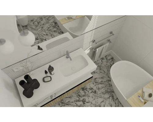 Koupelna s umyvadlem, vanou a mramorovou podlahou