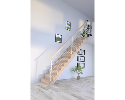 Světlé dřevěné schodiště s nerezovým zábradlím ve světlé místnosti.