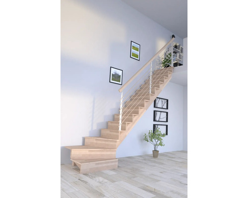 Dřevěné schodiště se zábradlím ve světlé místnosti