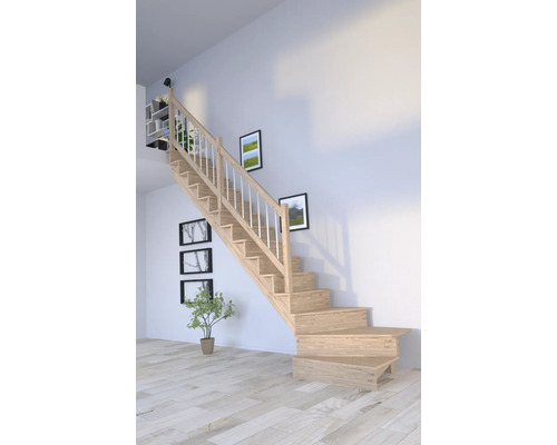 Dřevěné schodiště se zábradlím ve světlé místnosti