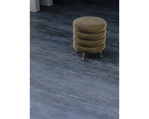 Čalouněná kulatá stolička se třemi nohami