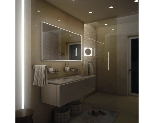 Koupelna s umyvadlovou skříňkou, zrcadlem a osvětlením