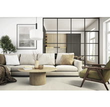 Obývací pokoj s pohovkou, stolem a dekorací ve světlém designu