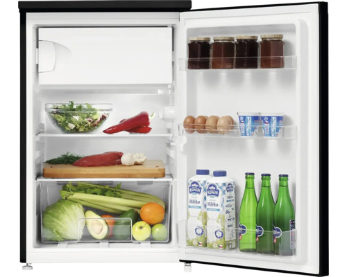 Otevřená lednice s potravinami