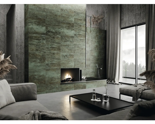 Moderní obývací pokoj s obloženou stěnou, krbem a minimalistickým nábytkem