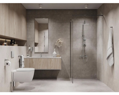 Moderní koupelna s toaletou, umyvadlem, zrcadlem a sprchou