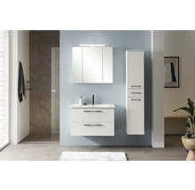 Koupelna s umyvadlovou skříňkou, zrcadlovou skříňkou a vysokou skříňkou