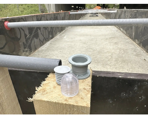 Drenážní prvky a trubky pro stavbu jezírka