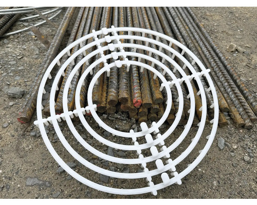 Plastová distanční vložka pro výztužné koše