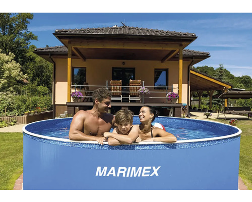 Rodina v bazénu Marimex Frame na zahradě