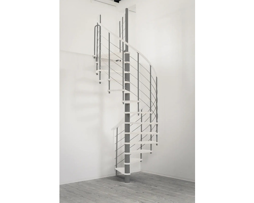 Kovové točité schodiště se stupni v interiéru