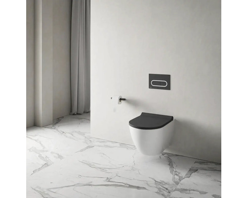 Závěsný hluboký splachovací záchod s ovládacím panelem v koupelně.