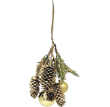 Dekorativní závěs z šišek s koulemi a větvičkami pro vánoční dekorace.