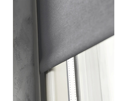 Částečně stažená roleta