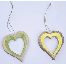 Dvě dekorativní dřevěná srdce k zavěšení