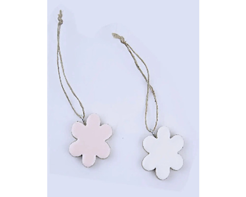 Dekorace závěsný květ mangové dřevo 5 x 5 x 1 cm, různé druhy Dva květinové ozdobné přívěsky se šňůrkou