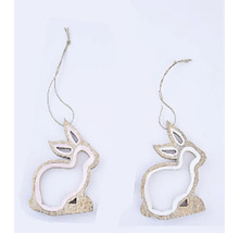 Dva dřevěné králičí přívěsky se šňůrkou