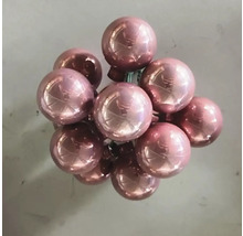 Několik vánočních koulí