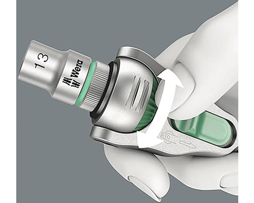 Nástroj Wera s nástrčným klíčem velikosti 13 je ovládán rukou.