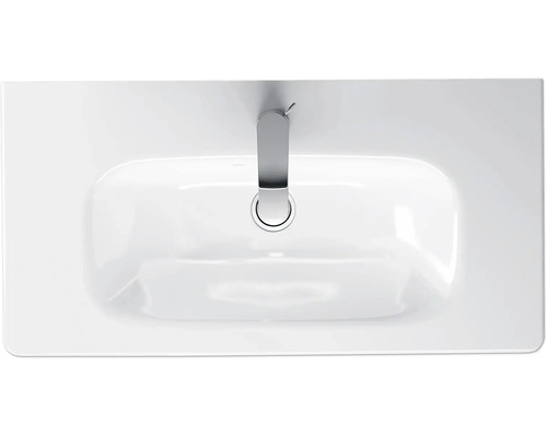 Pohled shora na umyvadlo s baterií