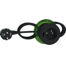 Zásuvka s USB portem a zástrčkou