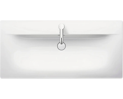 Pohled shora na umyvadlo s baterií