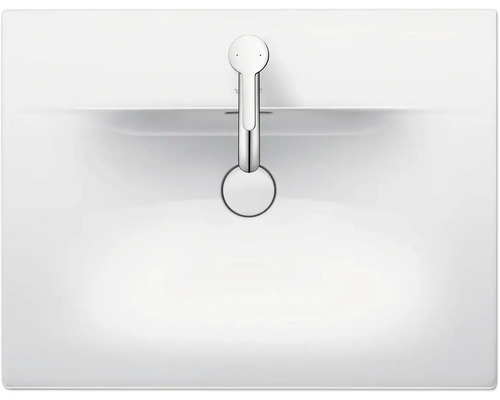 Pohled shora na umyvadlo s baterií