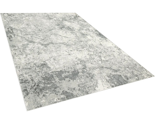 Šedý koberec s abstraktním vzorem