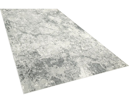 Šedý koberec s abstraktním vzorem