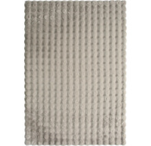 Šedý koberec s texturou