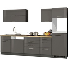 Kuchyňská linka s dřezem, varnou deskou a úložným prostorem