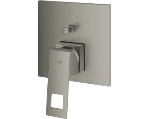 Logo Grohe na pákové baterii pro sprchu