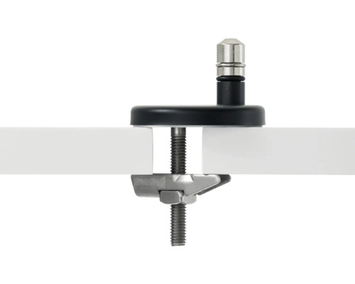 Detailní pohled na sadu pro upevnění ke stolu