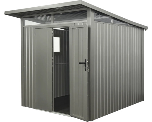 Kovový zahradní domek s otevřenými dvoukřídlými dveřmi