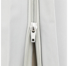 Detailní pohled na zip na textilii