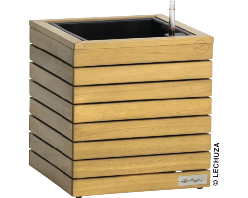 Dřevěný květináč se zavlažovacím systémem