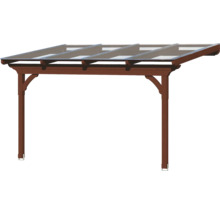 Dřevěný carport s polykarbonátovými deskami pro venkovní použití