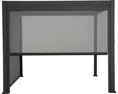 Volně stojící zastřešení terasy s roletou na ochranu soukromí