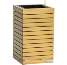 Dřevěný květináč se zavlažovacím systémem