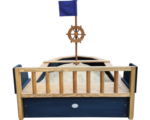Pískoviště ve tvaru lodi s kormidlem a vlajkou