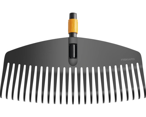Fiskars hrábě pro sběr listí na zahradě