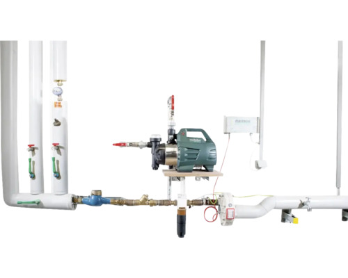 Instalace s domácí vodárnou a trubkami