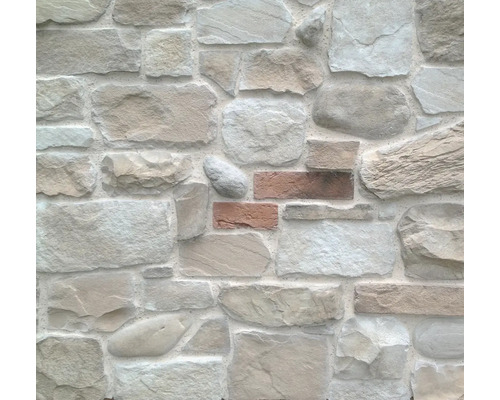 Zeď z přírodního kamene