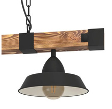 Závěsná lampa s dřevěným trámem a černým stínidlem